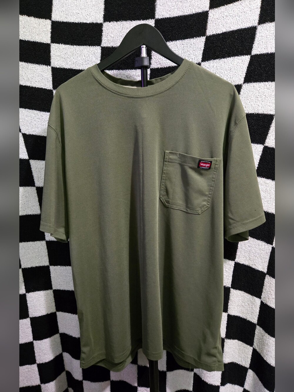 Wrangler men's Workwear Performance T-Shirt features moisture-wicking size xl